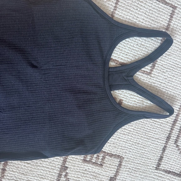 Lululemon ebb to street tank size 6 - Picture 2 of 3